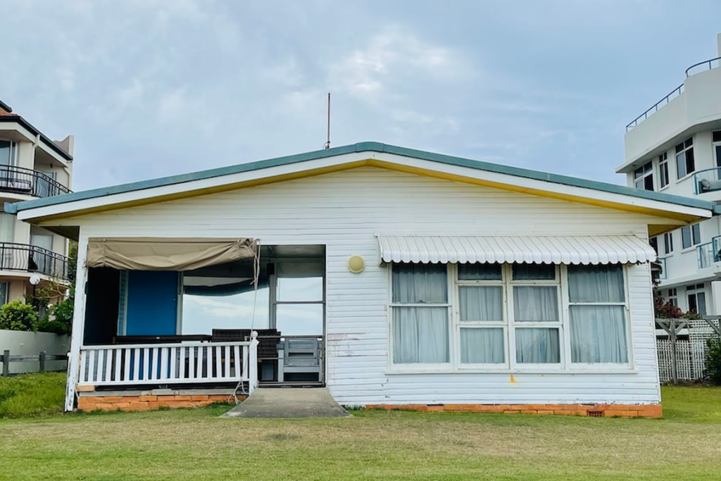 What to Watch for When Selling a House on the Gold Coast - A Comprehensive Guide - Craig Douglas Real Estate Agent - 0418 189 963